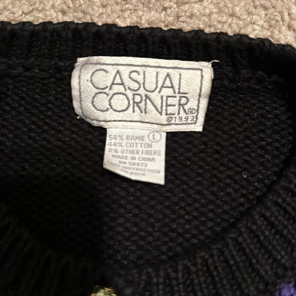 Vintage Casual Corner Gold Button Front Multicolor Embroidered Sweater Cardigan - Picture 4 of 4